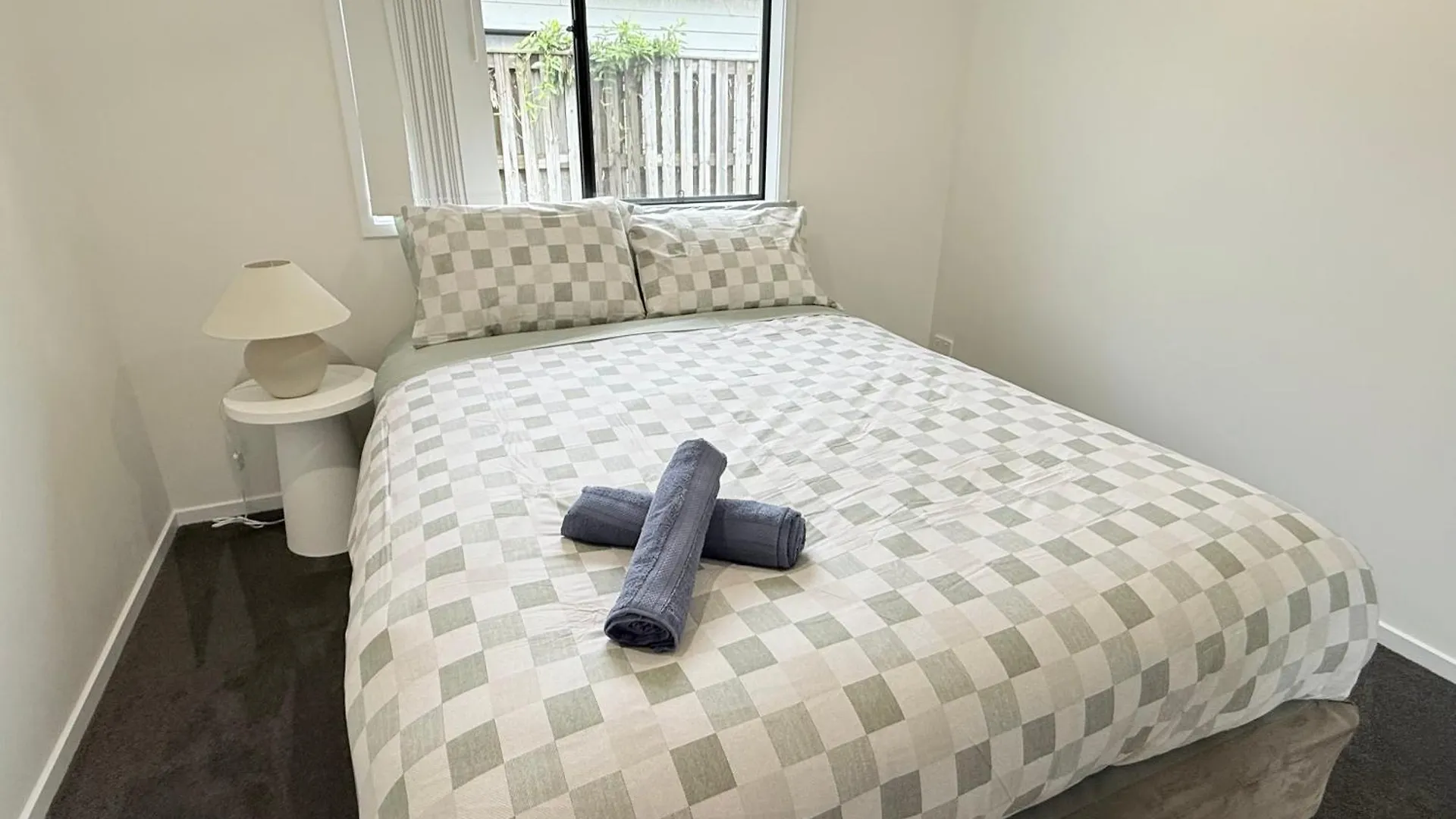 Little Santorini Retreat - Family Home Near Theme Parks Pimpama Holiday home