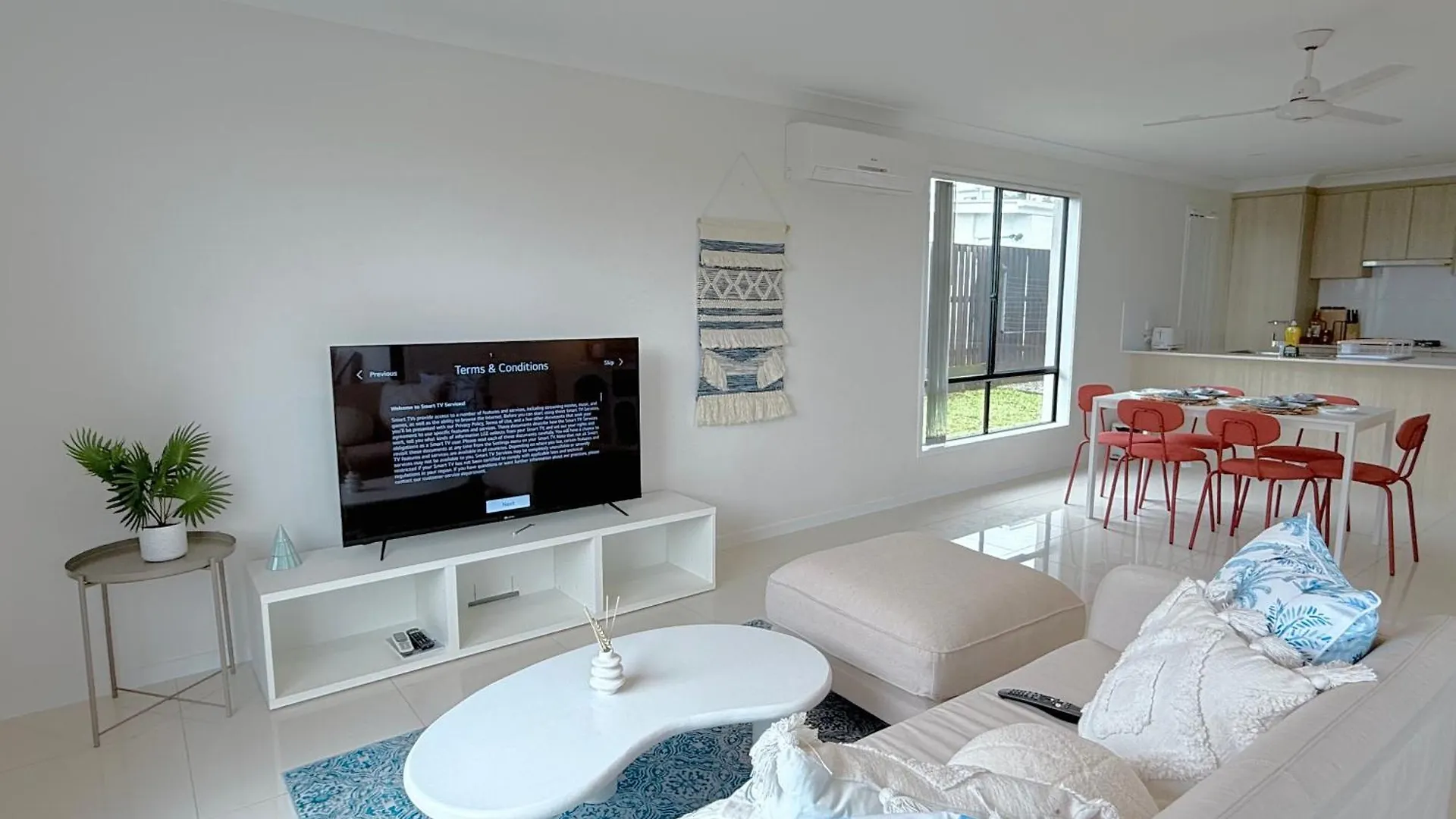 Little Santorini Retreat - Family Home Near Theme Parks Pimpama
