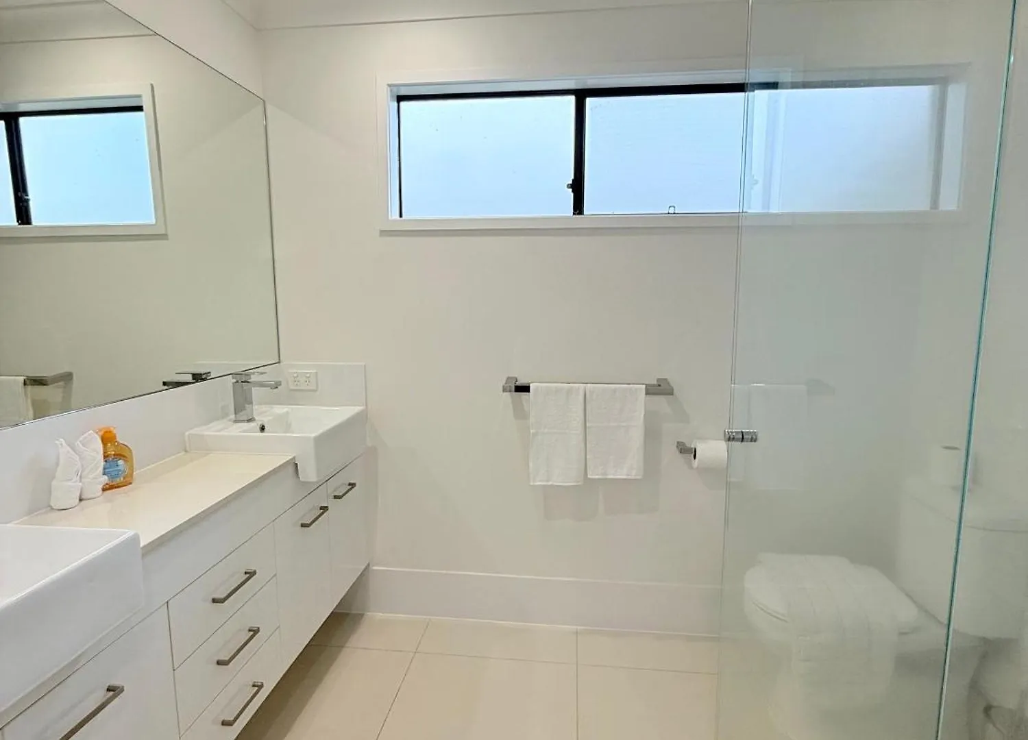 Little Santorini Retreat - Family Home Near Theme Parks Pimpama Holiday home