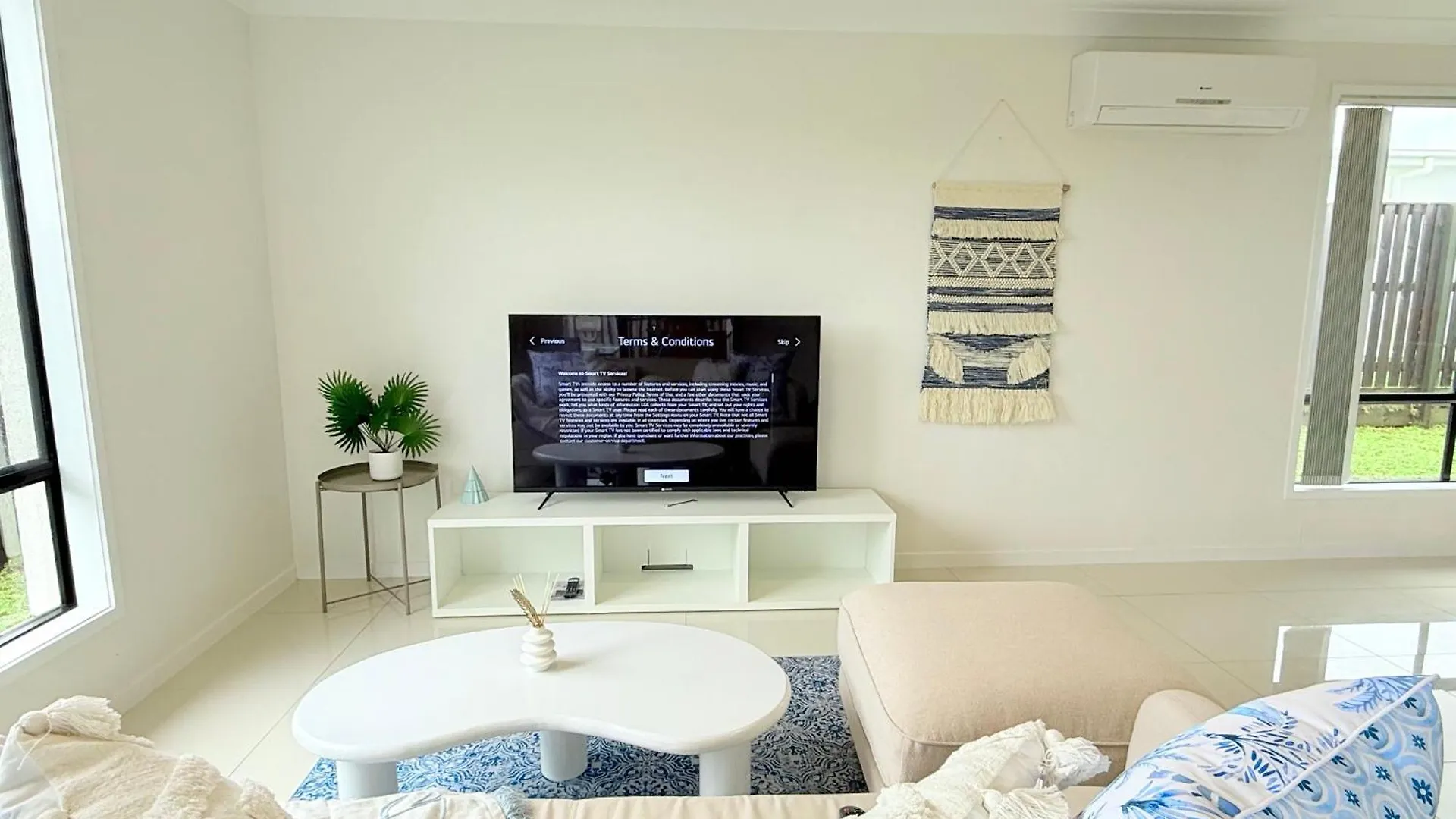 Little Santorini Retreat - Family Home Near Theme Parks Pimpama 0*,  Australia