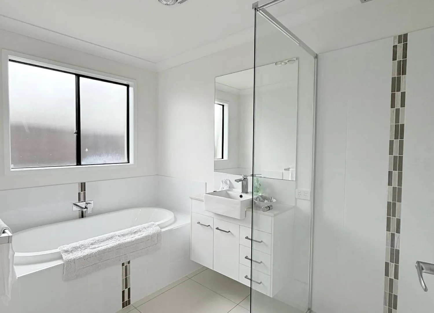 Little Santorini Retreat - Family Home Near Theme Parks Pimpama 0*,